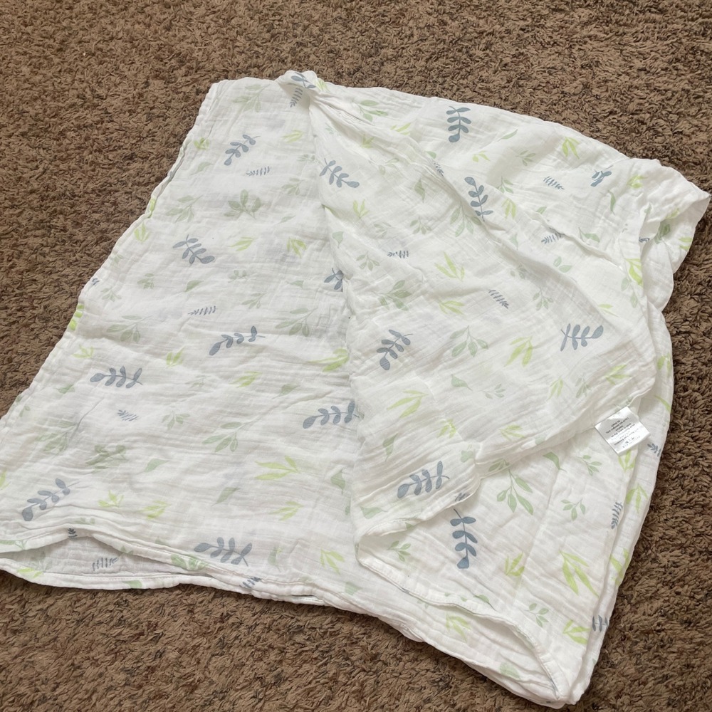 Panda Baby BedVoyage Bamboo Muslin‎ Swaddle Blanket White Green Blue Leaf Print